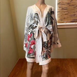 Boutique Tropical Jungle Print Short Kimono With Belt One Size